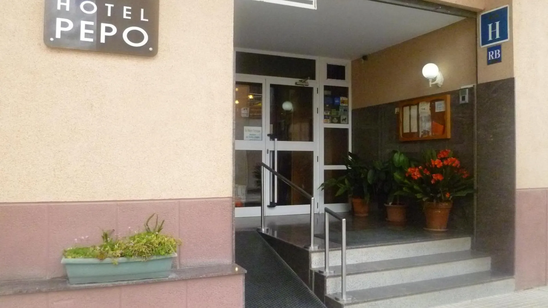 **  Benifallet Hotel Pepo ספרד